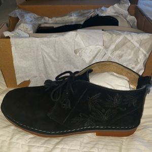 Hush puppies booties